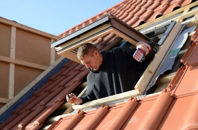 Pose de fenêtres de toit Velux à Ambiegna